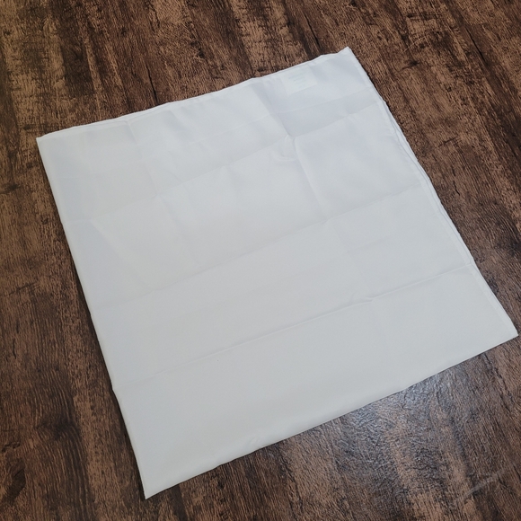 Pomp (White- 52x52 inch) Square Polyester Tablecloth - Picture 1 of 4